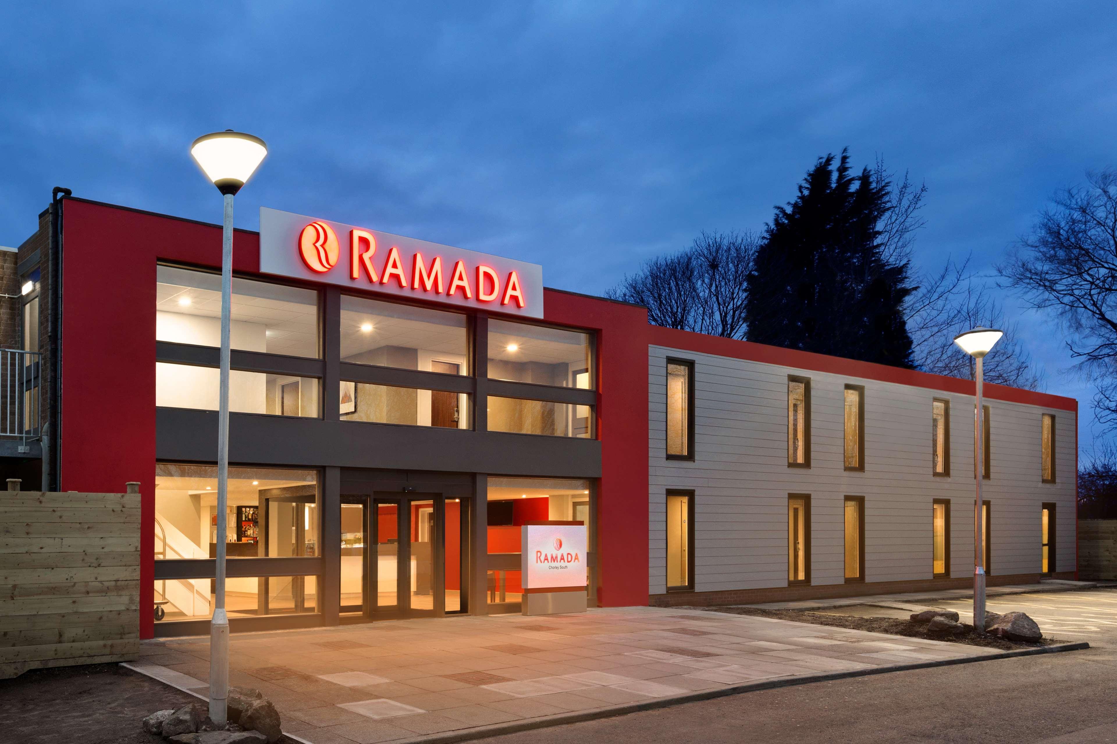 Ramada Chorley South Hotel Eksteriør billede