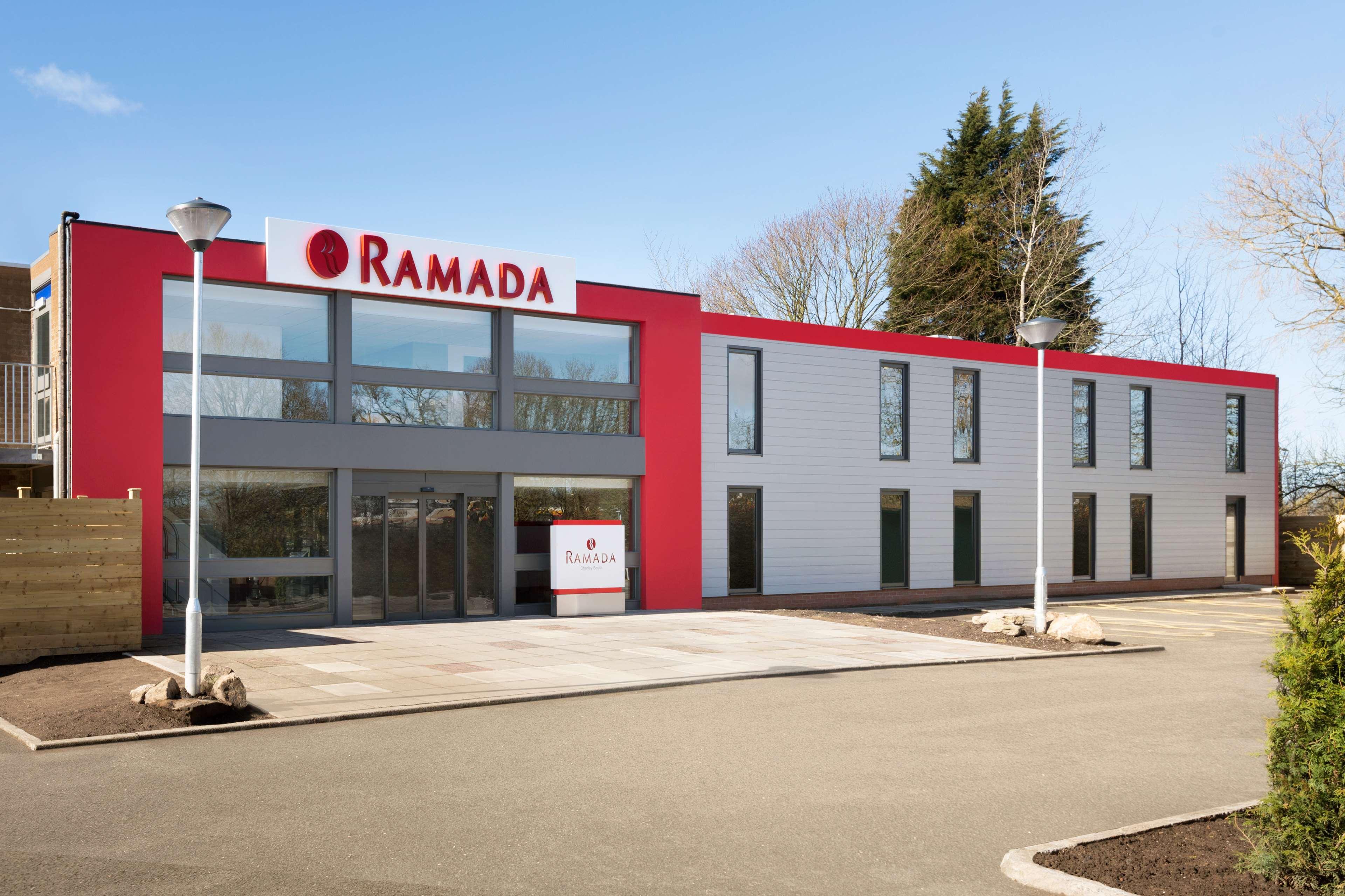Ramada Chorley South Hotel Eksteriør billede